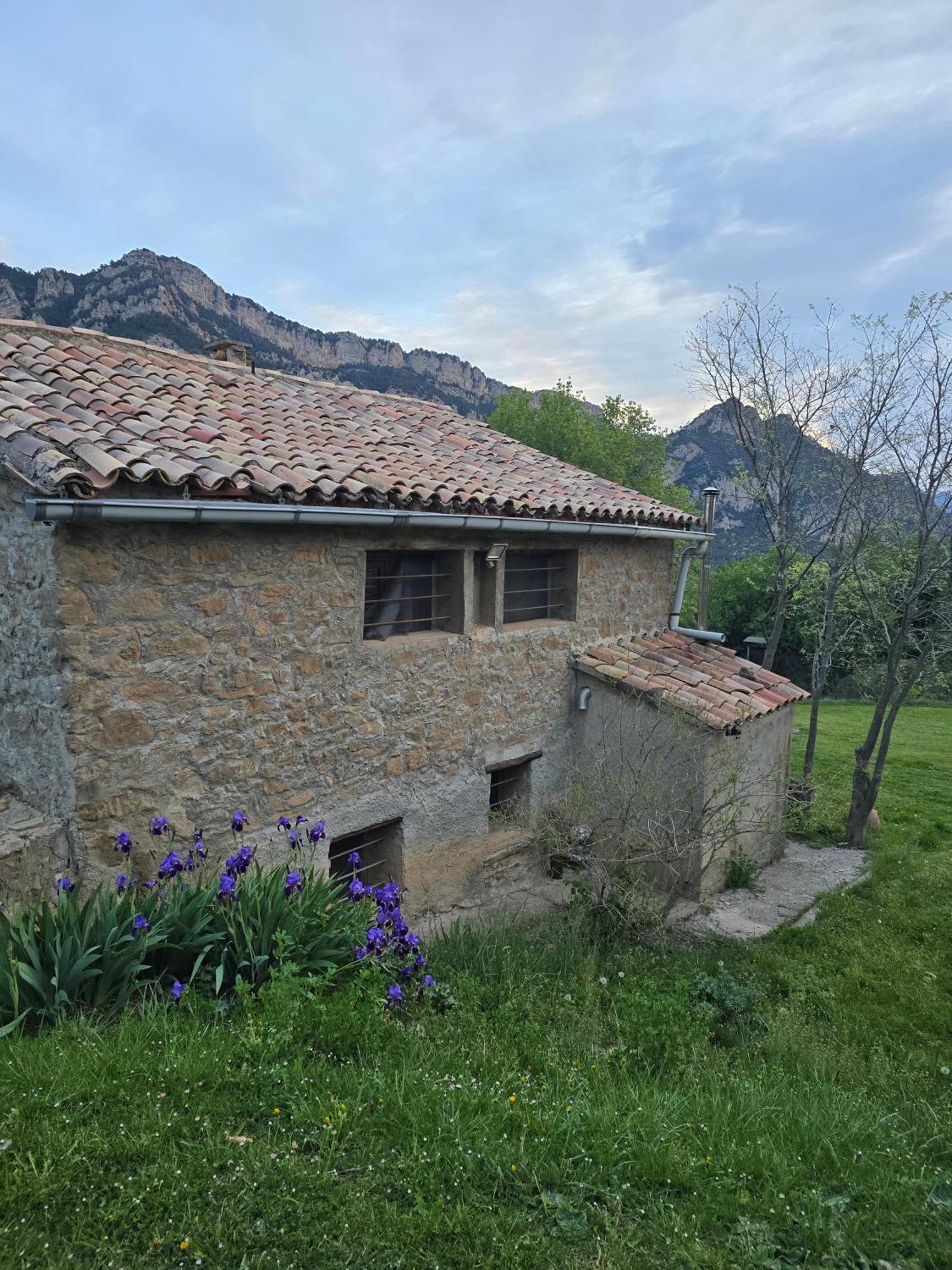 Complex Rural Can Caubet Berga Esterno foto